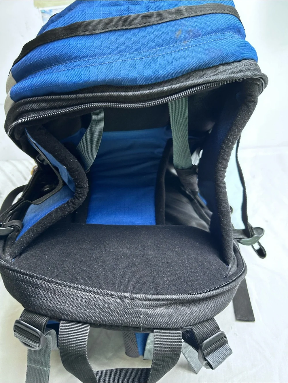 Deuter Blue and Black Kangakids Daypack children’s carrier and backpack